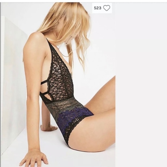 NWT Free People Not Yours Paneled Lace Bodysuit M - Picture 4 of 7